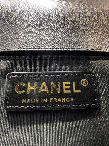 BOY BAG MEDIUM 25 BLACK CAVIAR GOLD HARDWARE