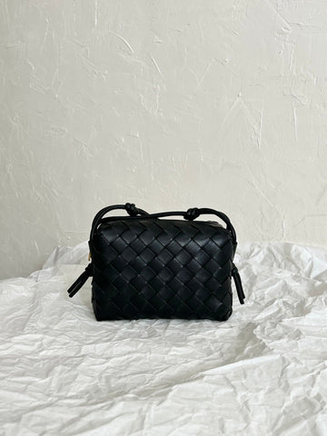 BV LOOP MINI 17CM BLACK CALFSKIN