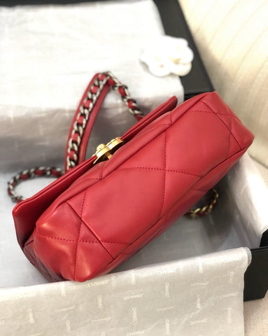 19 FLAP BAG 26 RED LAMBSKIN GOLD HARDWARE