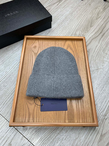 BEANIE HAT IN RHINO GRAY WOOL 431361