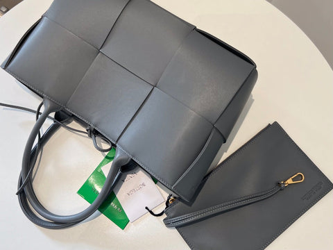 SMALL ARCO TOTE 30 IN TROUT GRAY LAMBSKIN