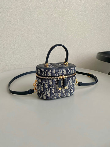 SIGNATURE VANITY 16 IN BLUE OBLIQUE JACQUARD