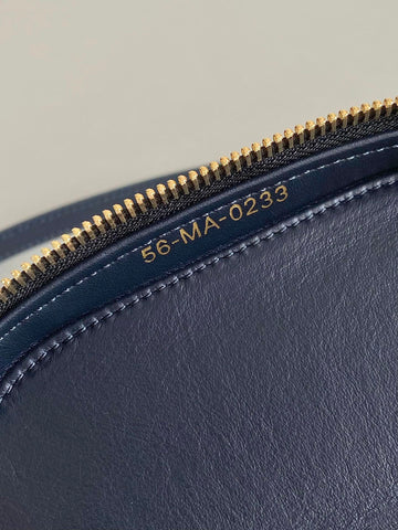 SIGNATURE VANITY 16 IN BLUE OBLIQUE JACQUARD