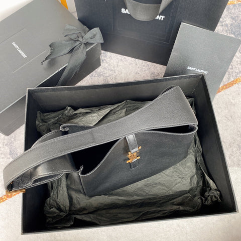 LE 5 À 7 SMALL SUPPLE 23 IN GRAY LAMBSKIN GOLD BUCKLE