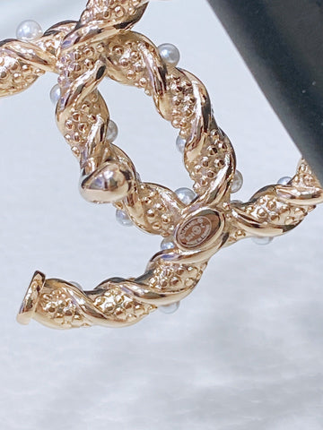 CC BELT 20MM IN BLACK EMBROIDERED CALFSKIN GOLD HARDWARE ATTACH PEARLS