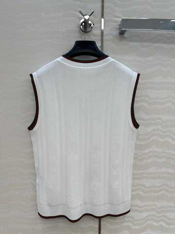 GUCCI V-NECK SLEEVELESS KNIT TOP IN WHITE
