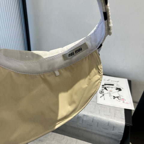 MM OPEN-TOP HAT IN WHITE WITH POLKA DOTS FABRIC