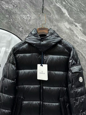 MONCLER PUFFER JACKET IN BLACK