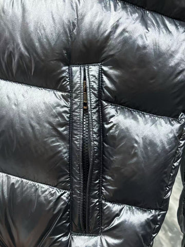 MONCLER PUFFER JACKET IN BLACK
