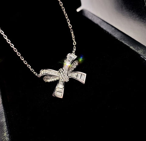 GRA SILVER DIAMOND NECKLACE