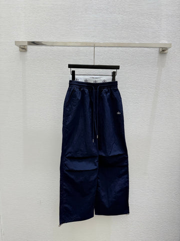 ALO STRAIGHT-LEG PANTS STYLE 85
