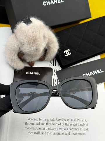 SQUARE SUNGLASSES CH25801 IN ACETATE HEART CHAIN METAL