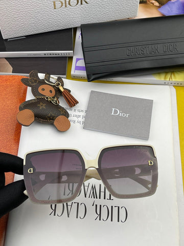 MONTAIGNE SQUARE SUNGLASS CD7129 IN ACETATE