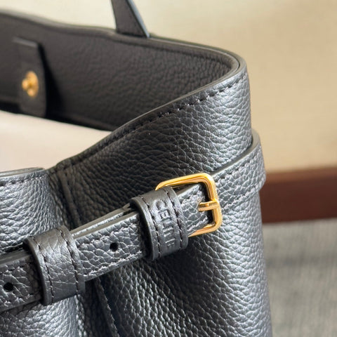 SMALL CABAS ANAÏS CUIR TRIOMPHE 28 IN BLACK GRAINED CALFSKIN