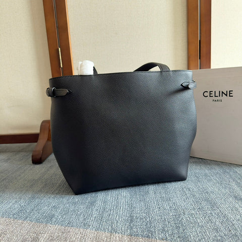 SMALL CABAS ANAÏS CUIR TRIOMPHE 28 IN BLACK GRAINED CALFSKIN