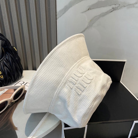 MM BUCKET IN WHITE VELVET WITH LOGO