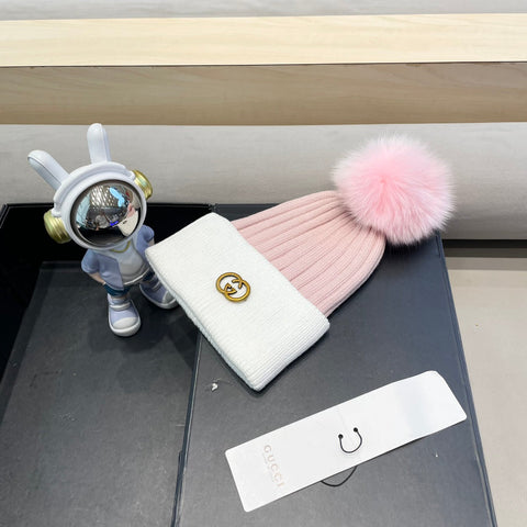 BEANIE HAT IN LIGHT PINK MIX WHITE WOOL AND FOX FUR 422503