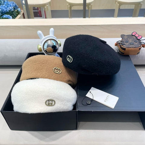 BERET HAT IN WHITE WOOL 430079