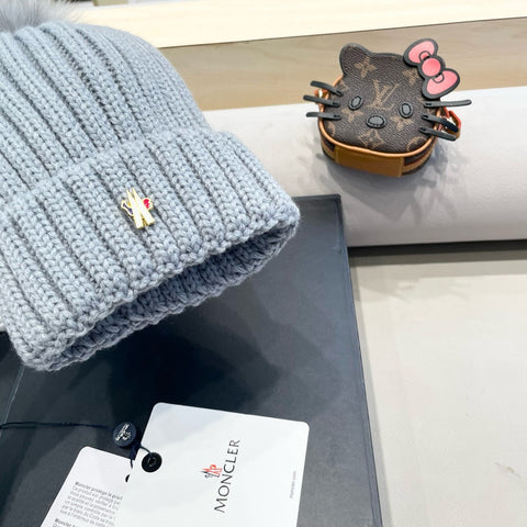 WOOL BEANIE WITH POM POM LIGHT GRAY 435050