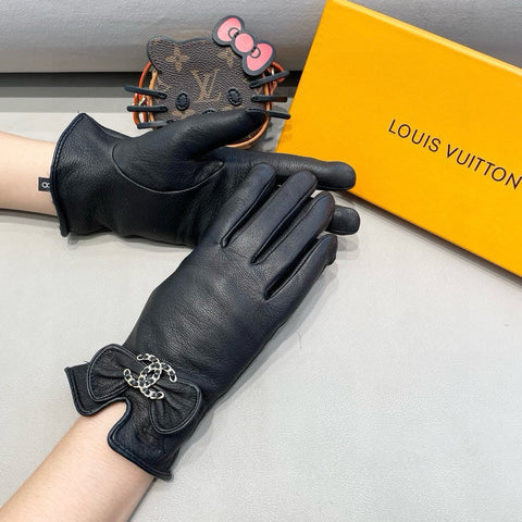 GLOVES IN BLACK LAMBSKIN 462395