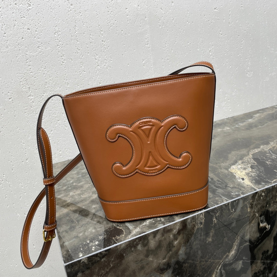 CELINE 25S CUIR TRIOMPHE BAG 30 IN TAN BROWN CALFSKIN