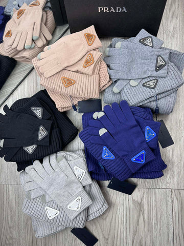 THREE-PIECES SET IN BLACK WOOL AND ACRYLIC 406558