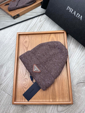 BEANIE HAT IN BRUNETTE BROWN WOOL 332399