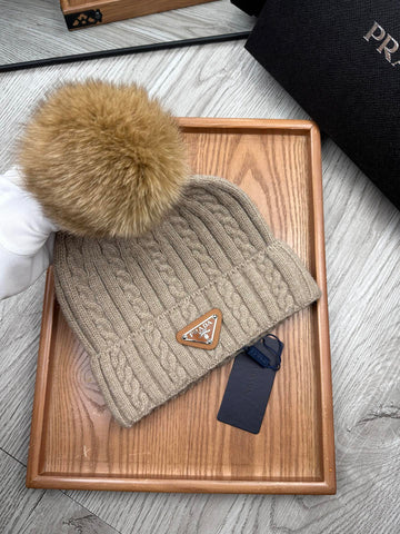 BEANIE HAT IN CAMEL BROWN WOOL 352367
