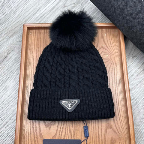BEANIE HAT IN BLACK WOOL 352375