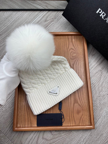 BEANIE HAT IN WHITE WOOL 352376