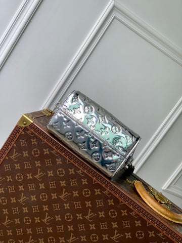 SPEEDY BANDOULIÈRE 20 IN SILVER MONOGRAM EMBOSSED CALFSKIN