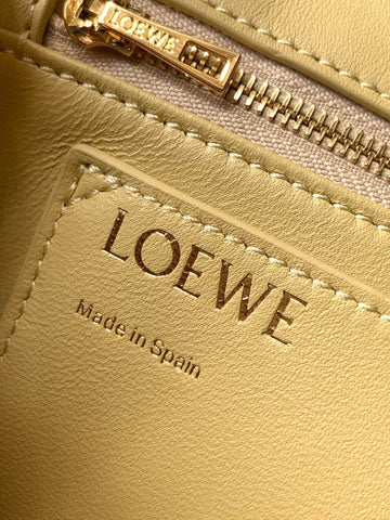 LOEWE 25S PUFFER GOYA BAG 23 IN LIGHT YELLOW NAPPA LAMBSKIN