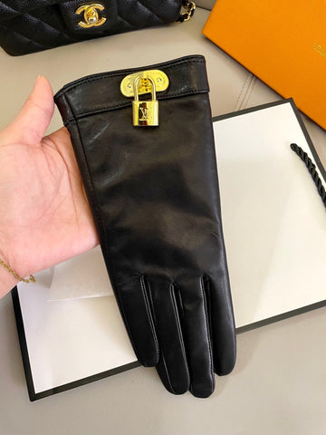 GLOVES IN BLACK LAMBSKIN WITH GOLD HARDWARE 465064