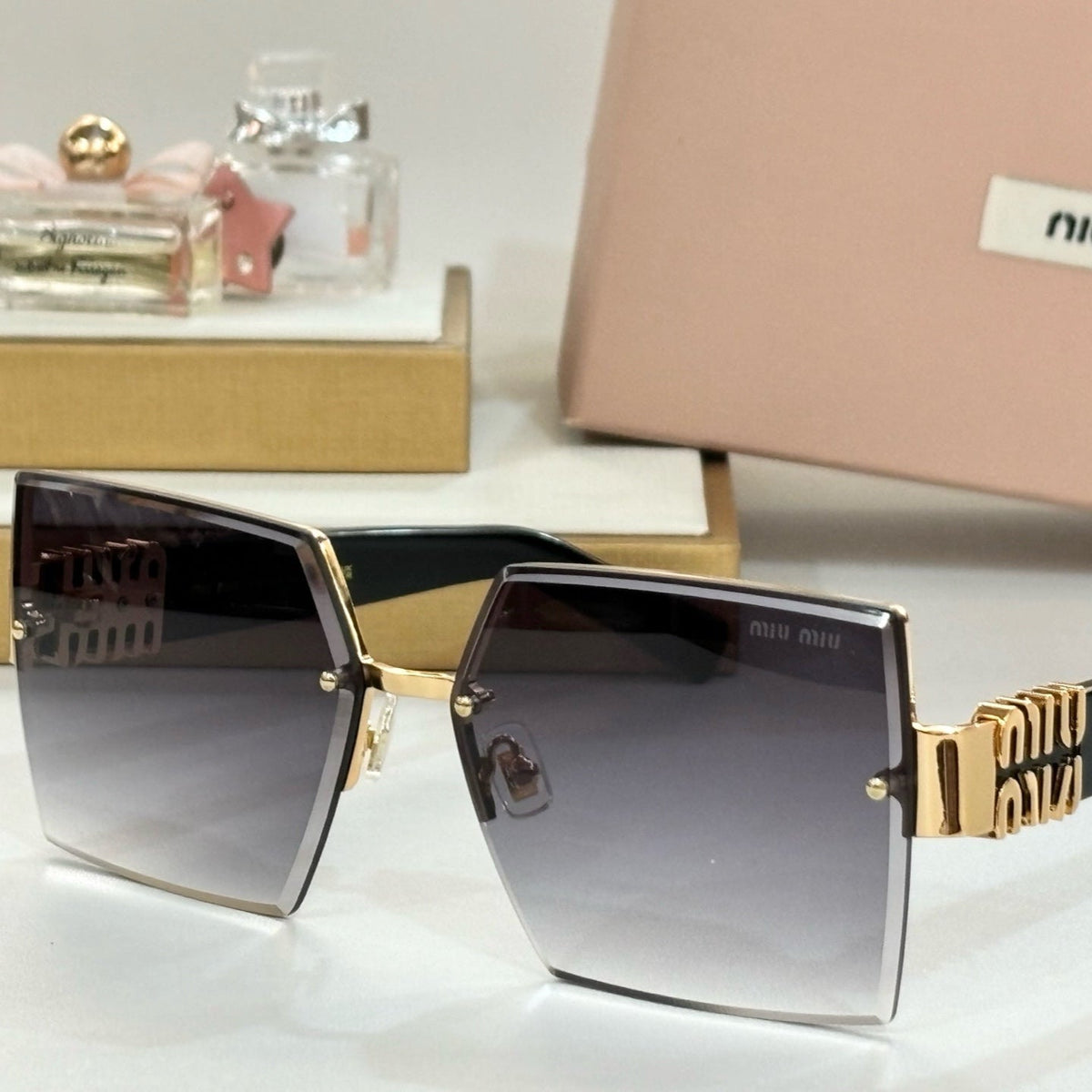 LOGO SQUARE SUNGLASSES MU117AV IN ACETATE