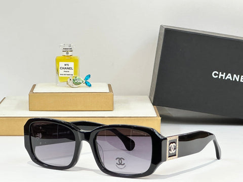 RECTANGULAR SUNGLASSES CH4366 IN ACETATE EMBOSSED CRYSTAL