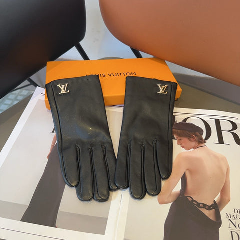 LV GLOVES IN BLACK LAMBSKIN 462302