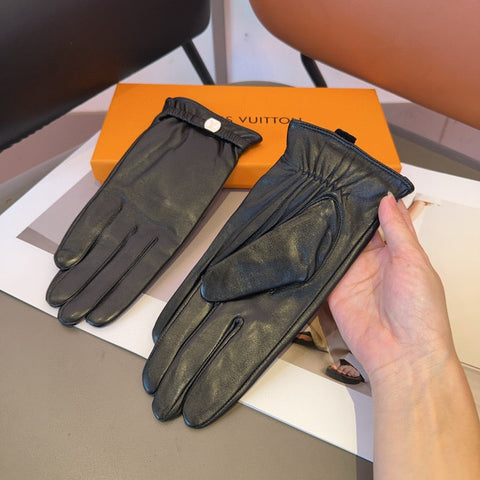LV GLOVES IN BLACK LAMBSKIN 462377