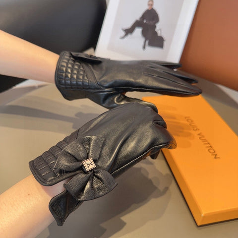 LV GLOVES IN BLACK LAMBSKIN 465812