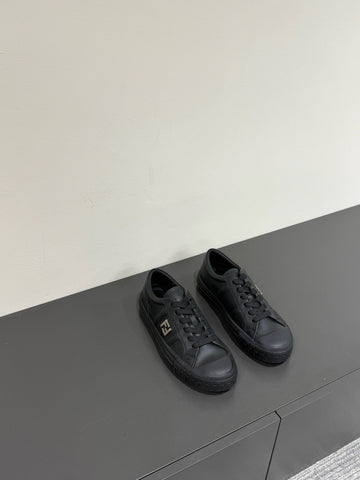 FF TRAINER SNEAKER IN BLACK CALFSKIN