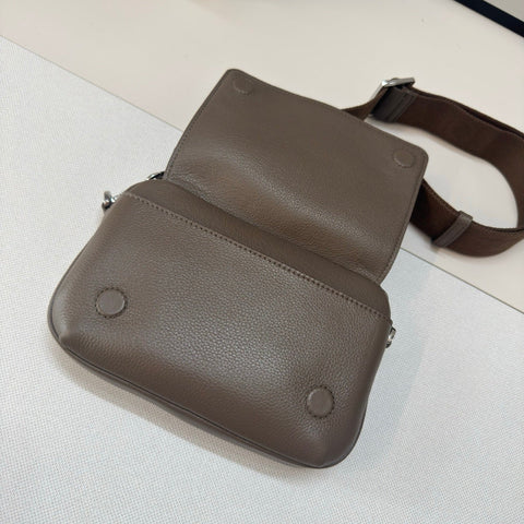 LOEWE 25S PEBBLE BAG 20 IN DARK TAUPE CALFSKIN SILVER HARDWARE