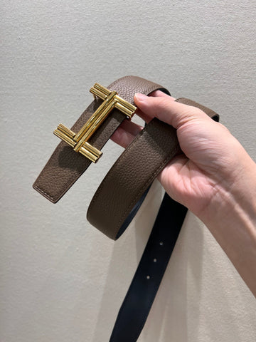 HM TRAVERSE BELT BUCKLE & REVERSIBLE COFFEE BROWN AND BLACK LEATHER STRAP 38 MM GOLD HARDWARE