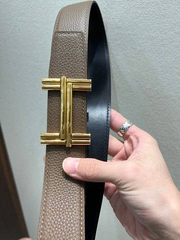 HM TRAVERSE BELT BUCKLE & REVERSIBLE COFFEE BROWN AND BLACK LEATHER STRAP 38 MM GOLD HARDWARE