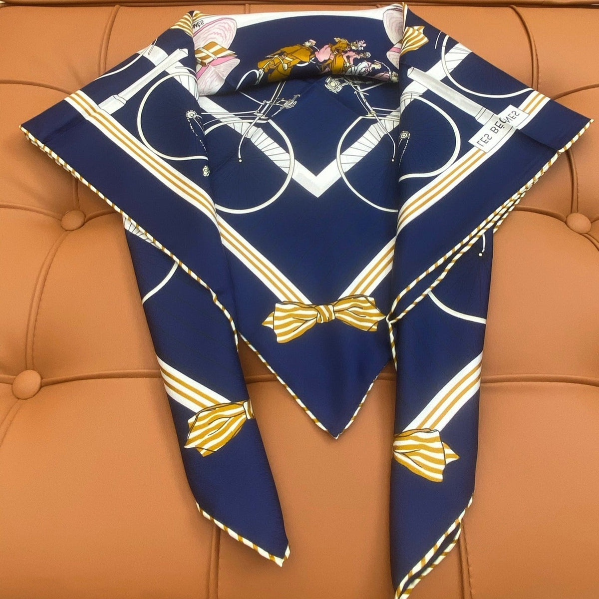 HERMES 25S SCARF 90 IN SILK 718481