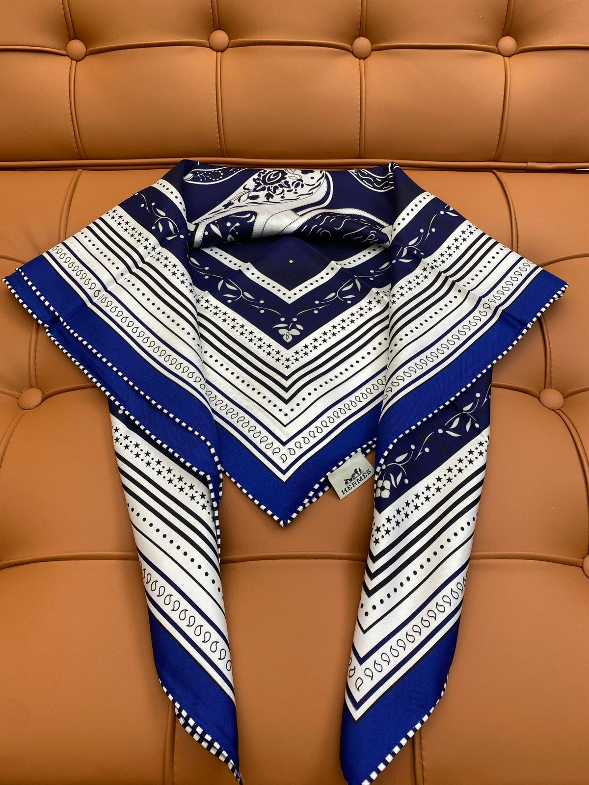 HERMES 25S SCARF 90 IN SILK 718485