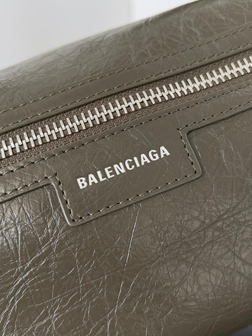 SUPERBUSY SLING BAG 35 IN KHAKI GREEN LAMBSKIN