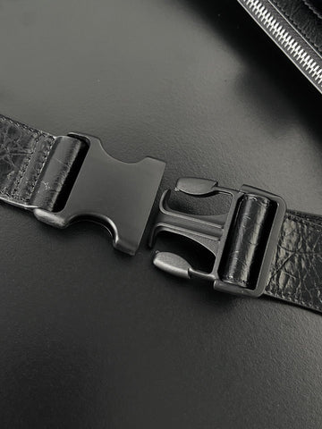 SUPERBUSY MESSENGER BAG 33 IN BLACK ARENA LAMBSKIN