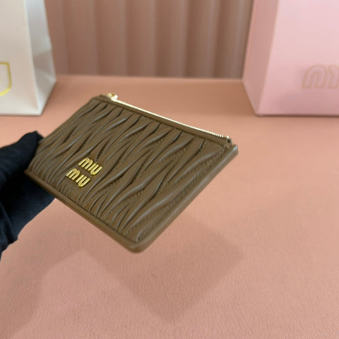 MATELASSÉ LEATHER ENVELOPE WALLET CARAMEL