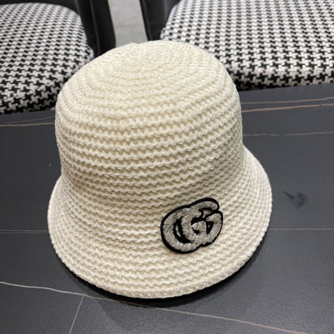 BUCKET HAT IN WHITE WOOL 389113