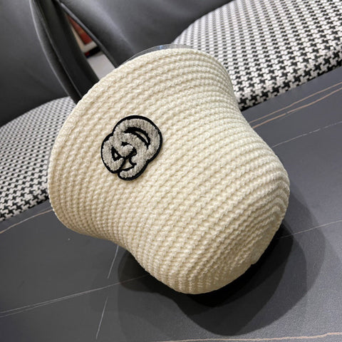 BUCKET HAT IN WHITE WOOL 389113