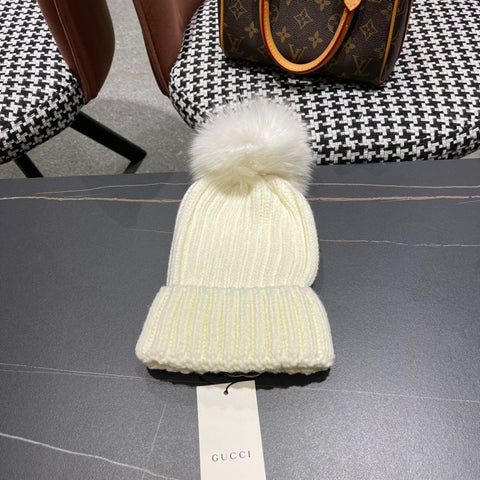 BEANIE HAT IN WHITE WOOL 403393